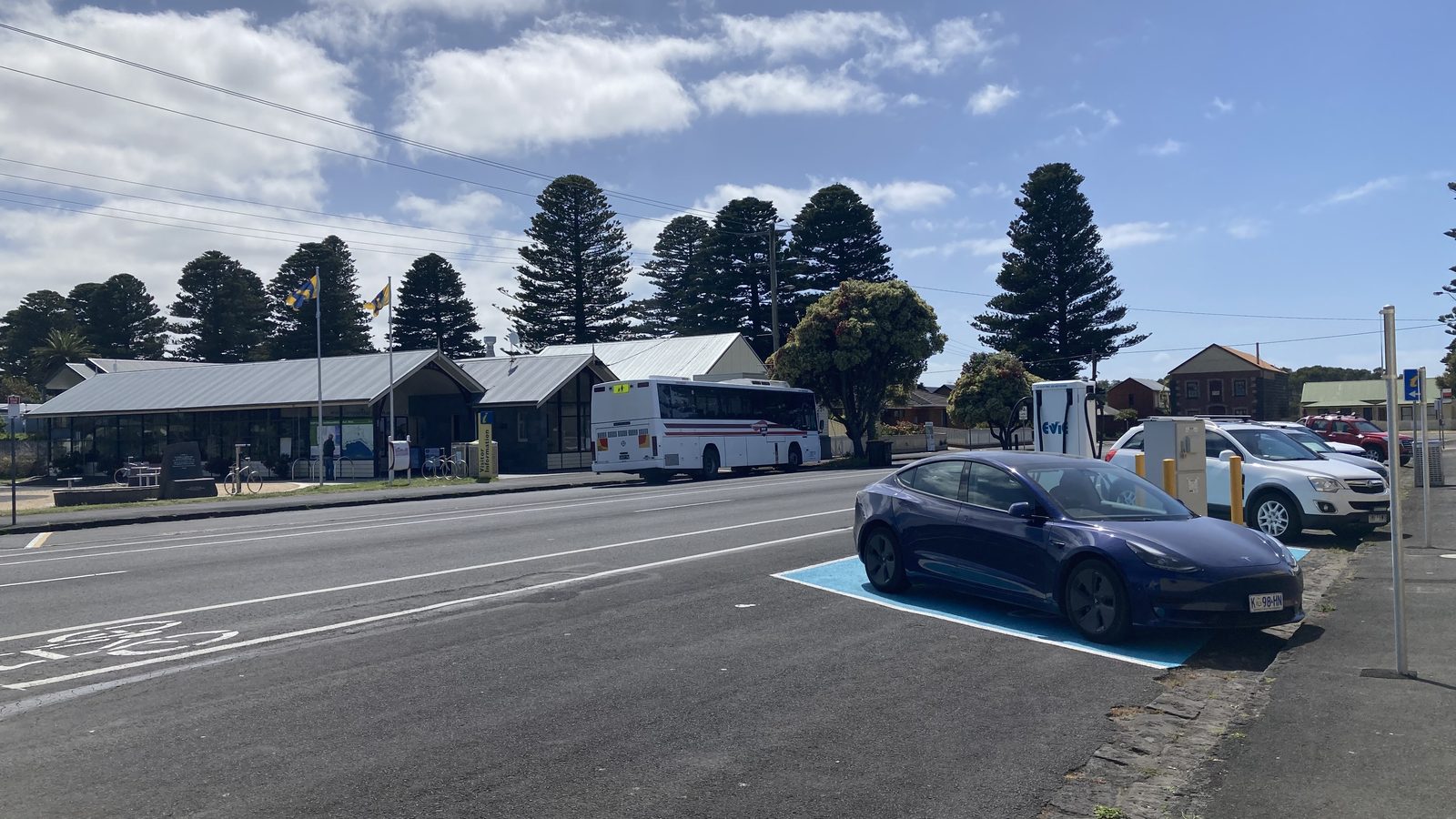 Public EV charging in Australia explained: networks, apps and real pricing